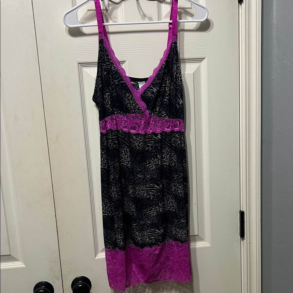 Delta Burke Black and Pink Lace Chemise